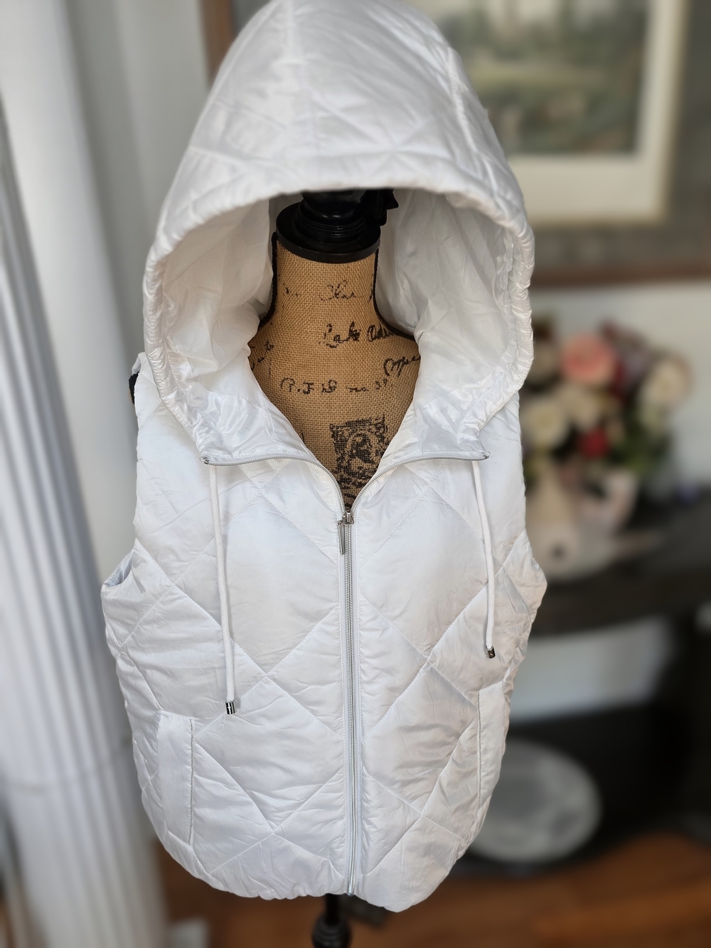 Andrew Marc White Quilted Hooded Sleeveless Puffer Vest